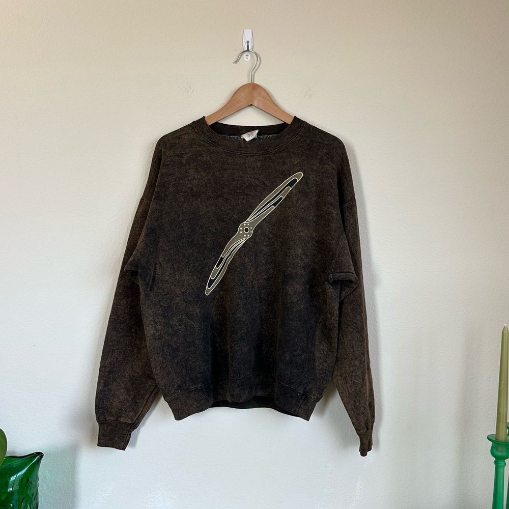 Vintage Panache Marketing Inc. Graphic Sweatshirt